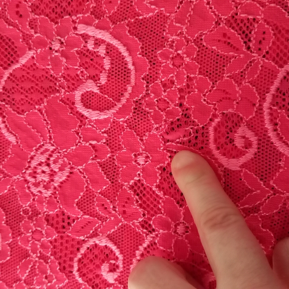 Talula Hot pink lacy tank - Picture 6 of 6